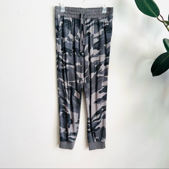 Splendid Camo Joggers Lounge Pants - Picture 2 of 6